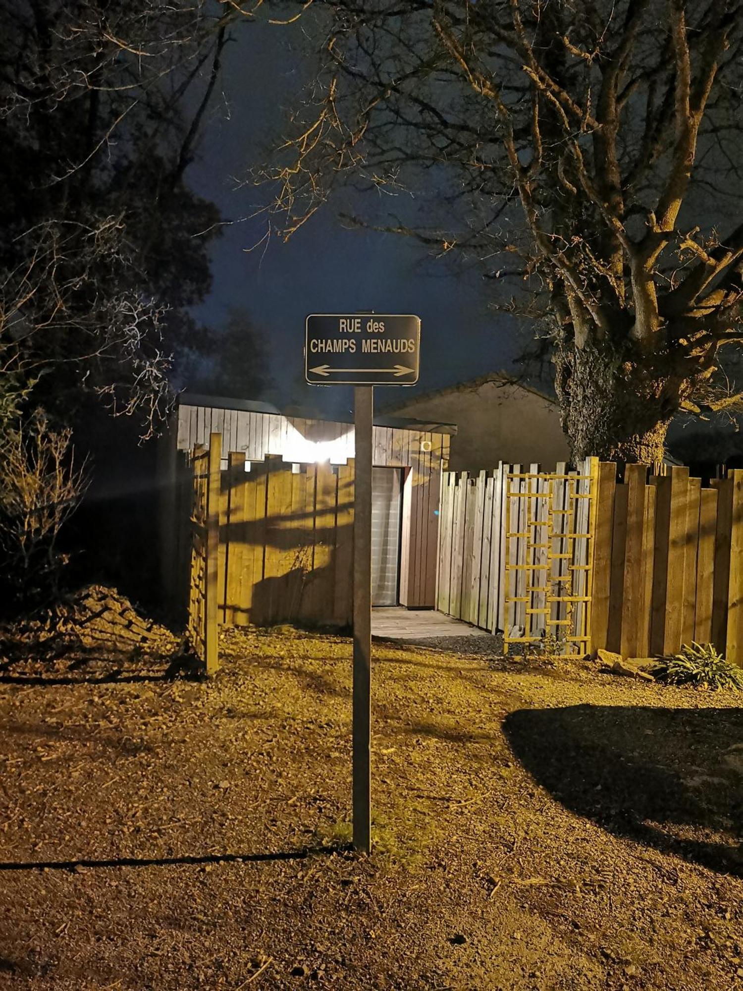 Au Poeme Du Chene, Logement Independant, Calme, Parking Gratuit Basse-Goulaine Exteriör bild
